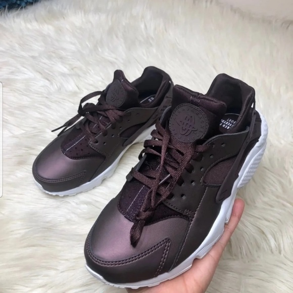 WOMEN NIKE AIR HUARACHE 7.5 BNEW - Picture 5 of 7